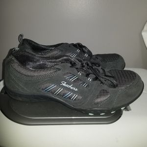 Sketchers sneakers
